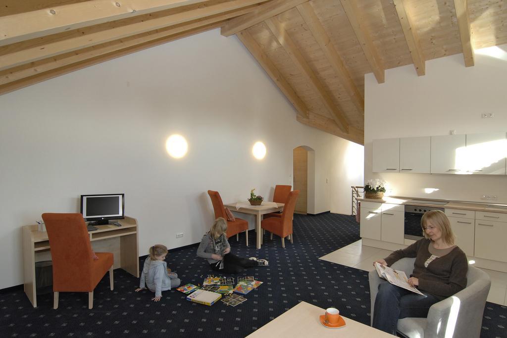 Landhaus Sixtmuehle Hotel Taufkirchen  Exterior photo